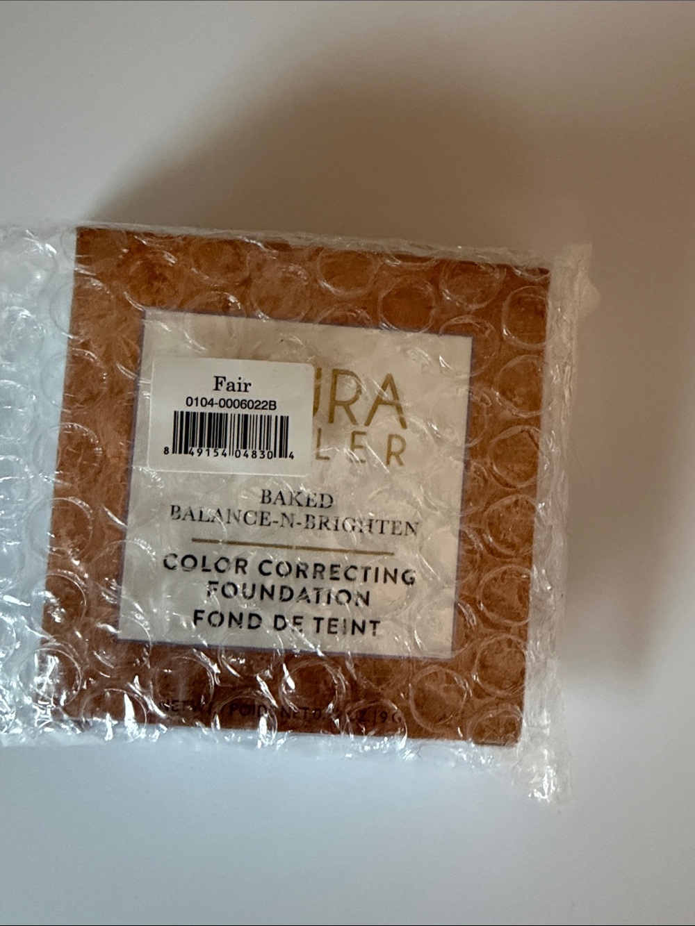 Laura Geller Foundation Compact in Brown and White